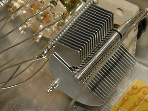 Detail of the TRANSMITTER capacitor presenting fluz drops